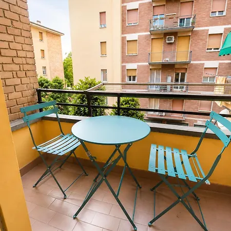 Kobain Apartment Bologna